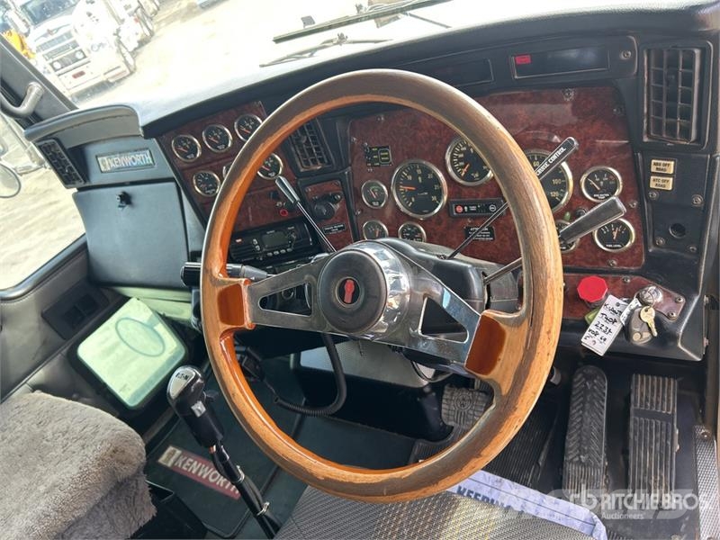 Kenworth T408SAR 6x4 T/A Dump Truck Autobasculanta