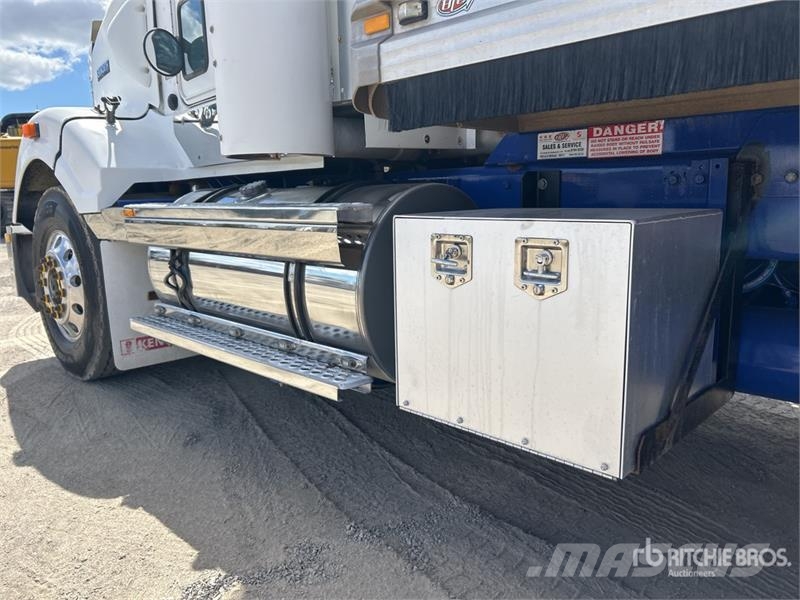 Kenworth T408SAR 6x4 T/A Dump Truck Autobasculanta
