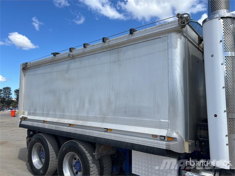 Kenworth T408SAR 6x4 T/A Dump Truck Autobasculanta
