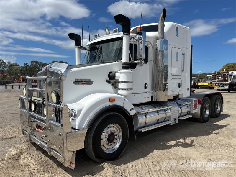 Kenworth T409 SAR 6x4 T/A Sleeper Truck Tractor Naudoti vilkikai