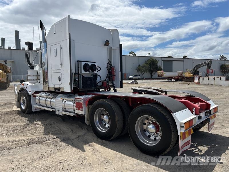 Kenworth T409 SAR 6x4 T/A Sleeper Truck Tractor Naudoti vilkikai