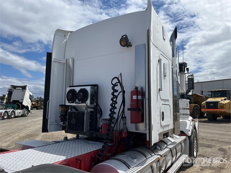 Kenworth T409 SAR 6x4 T/A Sleeper Truck Tractor Naudoti vilkikai
