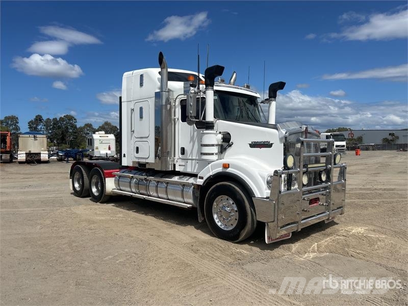 Kenworth T409 SAR 6x4 T/A Sleeper Truck Tractor Naudoti vilkikai
