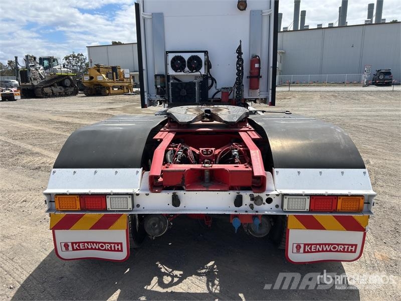 Kenworth T409 SAR 6x4 T/A Sleeper Truck Tractor Naudoti vilkikai
