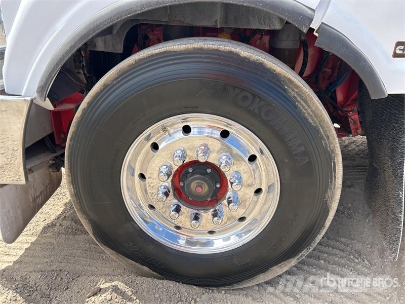 Kenworth T409 SAR 6x4 T/A Sleeper Truck Tractor Naudoti vilkikai