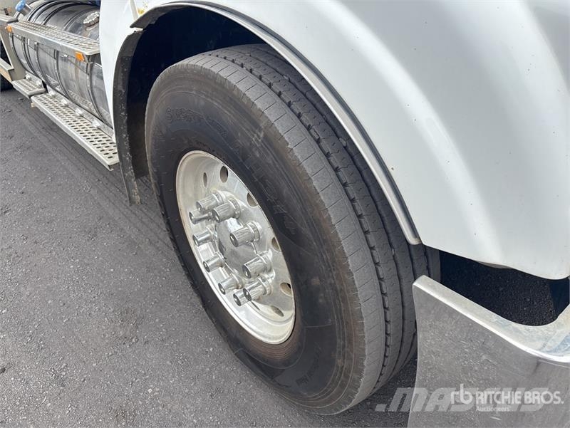 Kenworth T409SAR Autobasculanta