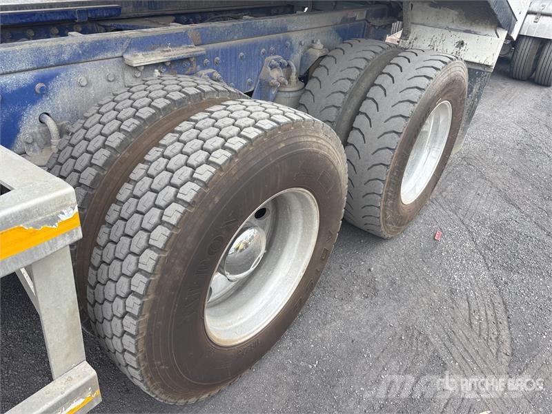 Kenworth T409SAR Autobasculanta