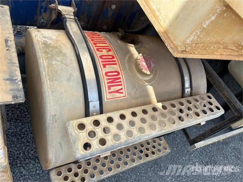 Kenworth T608 10000 L 6x4 Water Truck Kamioni za vodu