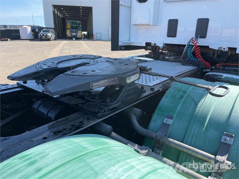 Kenworth T610 6x4 T/A Sleeper Truck Tractor Dragbilar