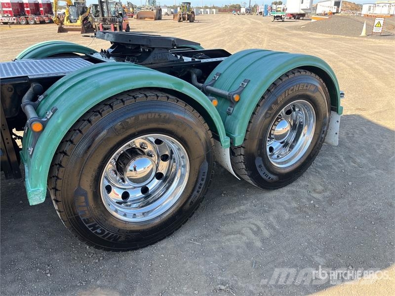 Kenworth T610 6x4 T/A Sleeper Truck Tractor Dragbilar