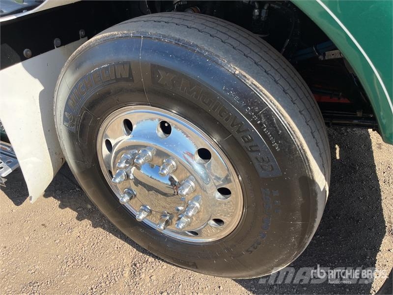Kenworth T610 6x4 T/A Sleeper Truck Tractor Dragbilar