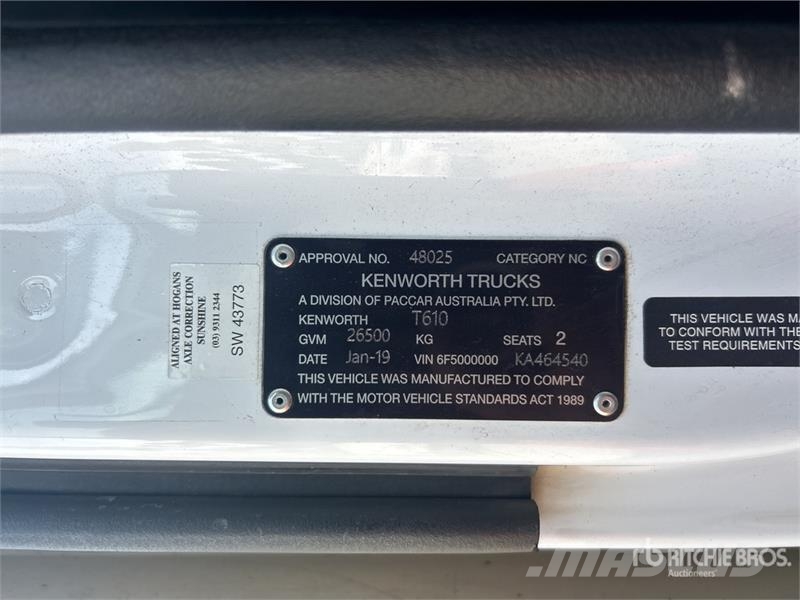 Kenworth T610 6x4 T/A Sleeper Truck Tractor Autotractoare