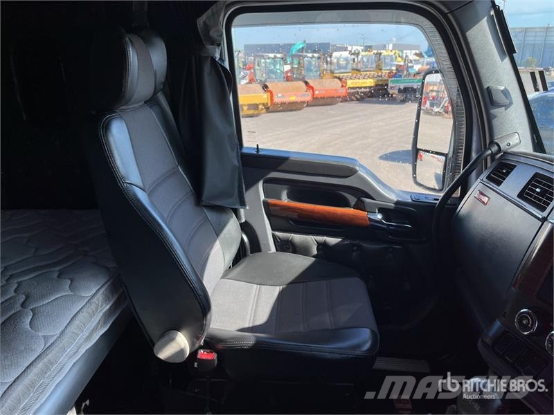 Kenworth T610 6x4 T/A Sleeper Truck Tractor Dragbilar