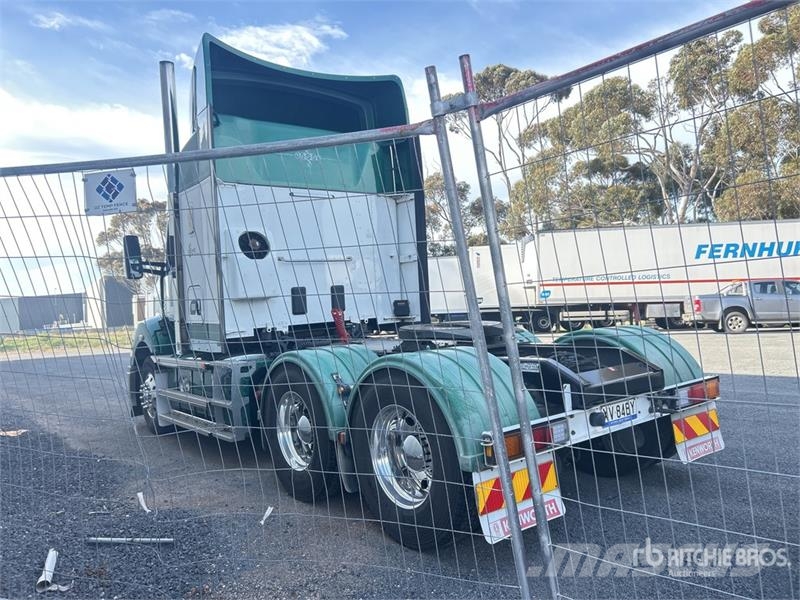 Kenworth T610 6x4 T/A Sleeper Truck Tractor Autotractoare