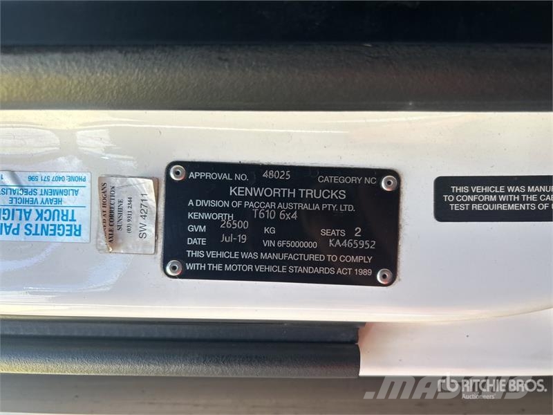 Kenworth T610 6x4 T/A Sleeper Truck Tractor Autotractoare