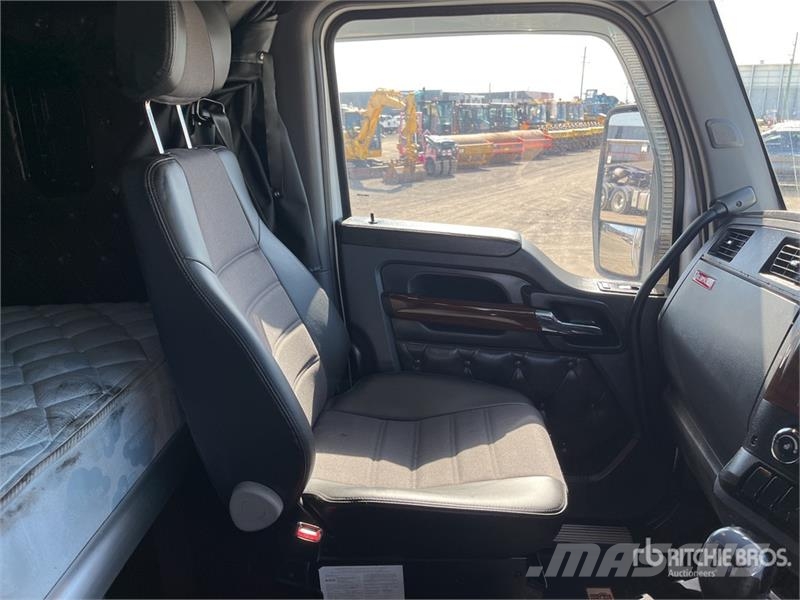 Kenworth T610 6x4 T/A Sleeper Truck Tractor Trækkere