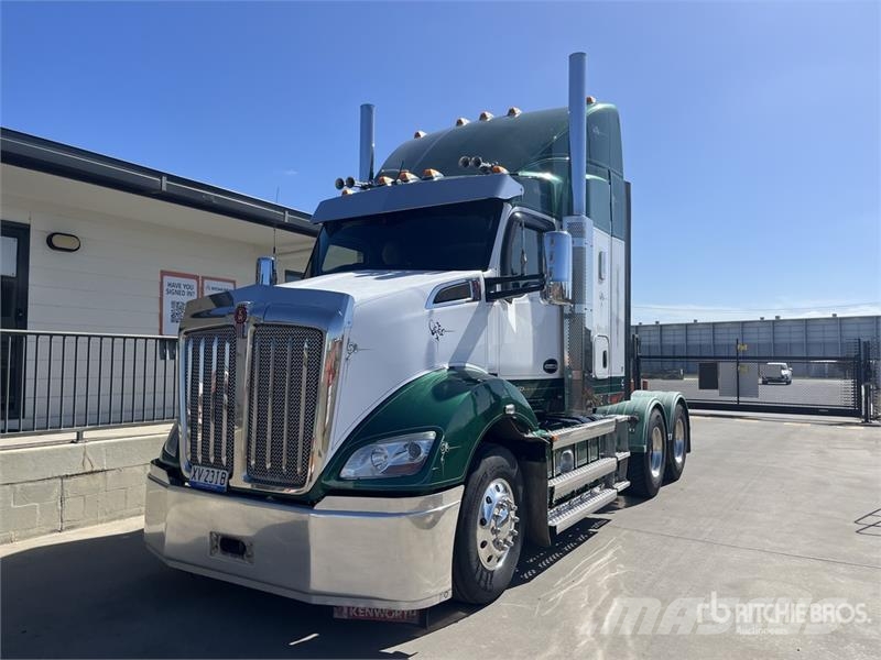 Kenworth T610 6x4 T/A Sleeper Truck Tractor Autotractoare