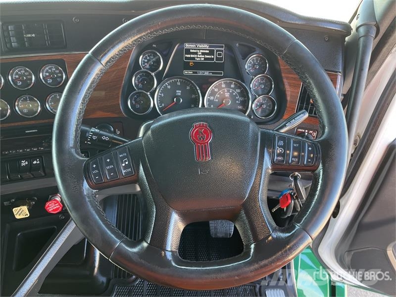 Kenworth T610 6x4 T/A Sleeper Truck Tractor Trækkere