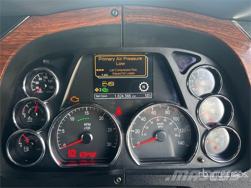 Kenworth T610 6x4 T/A Sleeper Truck Tractor Autotractoare