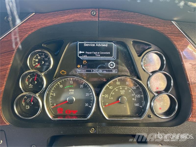 Kenworth T610 6x4 T/A Sleeper Truck Tractor Autotractoare