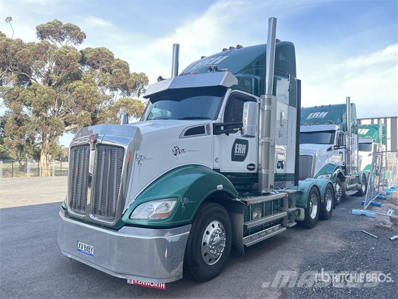 Kenworth T610 6x4 T/A Sleeper Truck Tractor Autotractoare