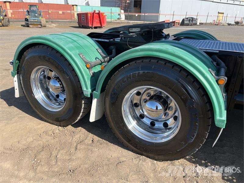 Kenworth T610 6x4 T/A Sleeper Truck Tractor Dragbilar