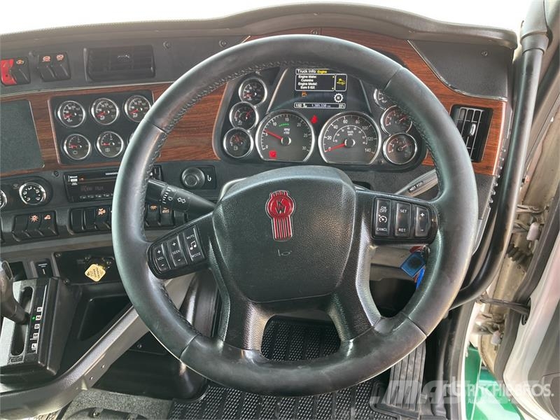 Kenworth T610 6x4 T/A Sleeper Truck Tractor Sadulveokid