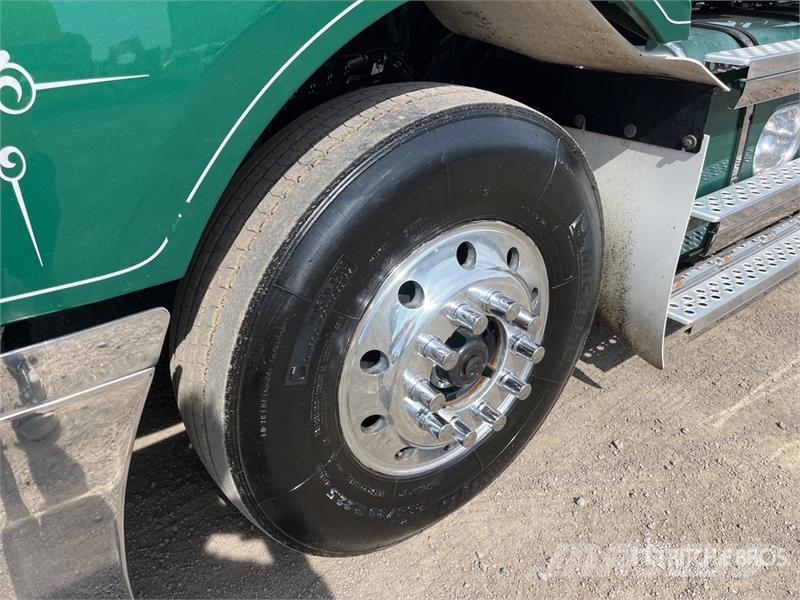 Kenworth T610 6x4 T/A Sleeper Truck Tractor Sadulveokid