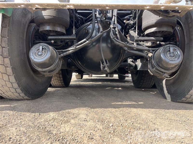 Kenworth T610 6x4 T/A Sleeper Truck Tractor Sadulveokid