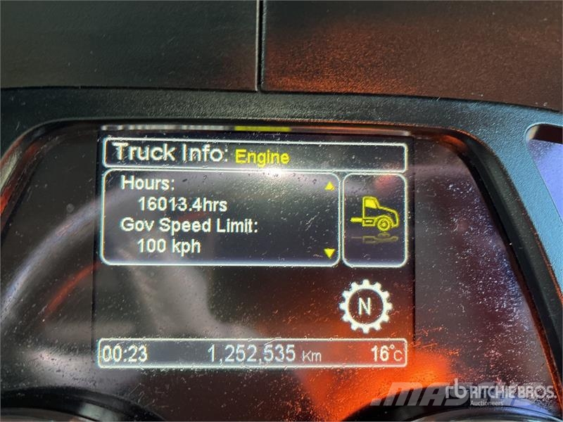 Kenworth T610 6x4 T/A Sleeper Truck Tractor Dragbilar