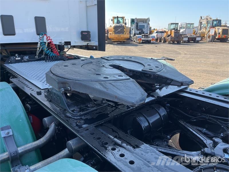 Kenworth T610 6x4 T/A Sleeper Truck Tractor Dragbilar