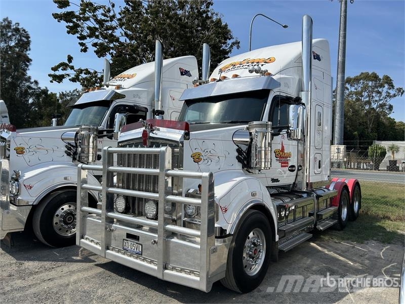 Kenworth T610SAR 6x4 T/A Sleeper Truck Tractor Cabezas tractoras