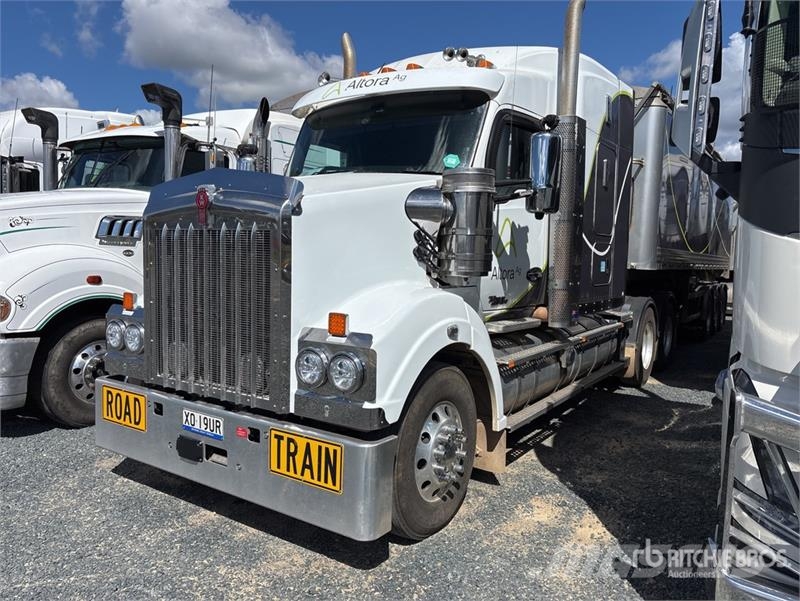 Kenworth T610SAR 6x4 T/A Sleeper Truck Tractor Влекачи