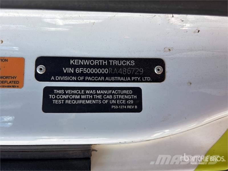 Kenworth T610SAR 6x4 T/A Sleeper Truck Tractor Влекачи