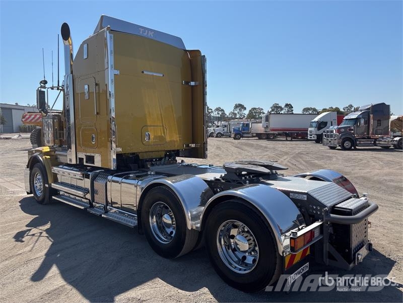 Kenworth T659 6x4 T/A Sleeper Truck Tractor Camiones tractor
