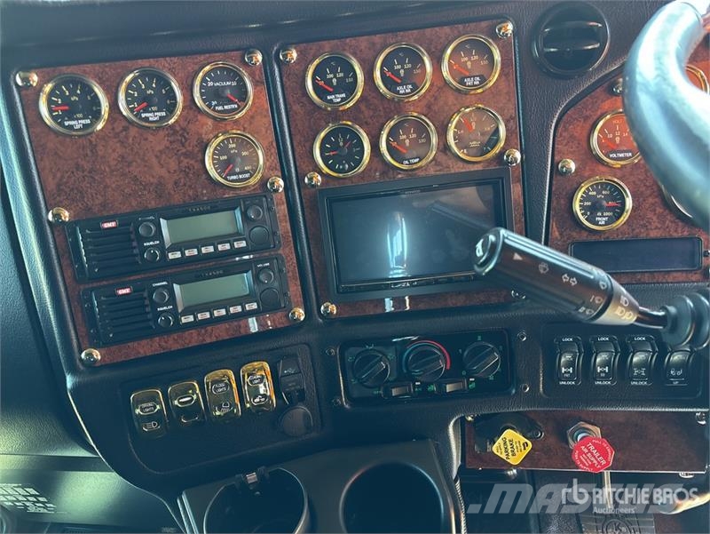 Kenworth T659 6x4 T/A Sleeper Truck Tractor Camiones tractor