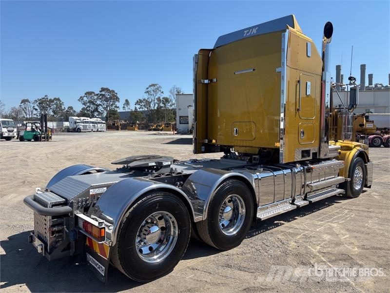 Kenworth T659 6x4 T/A Sleeper Truck Tractor Camiones tractor