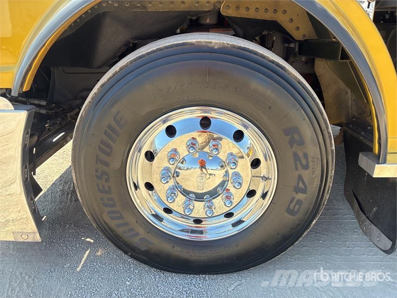 Kenworth T659 6x4 T/A Sleeper Truck Tractor Camiones tractor