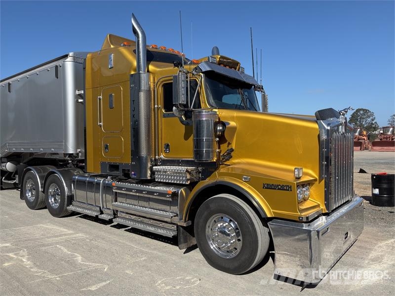 Kenworth T659 6x4 T/A Sleeper Truck Tractor Влекачи