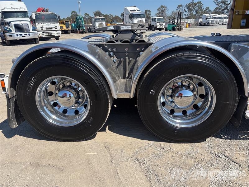 Kenworth T659 6x4 T/A Sleeper Truck Tractor Camiones tractor