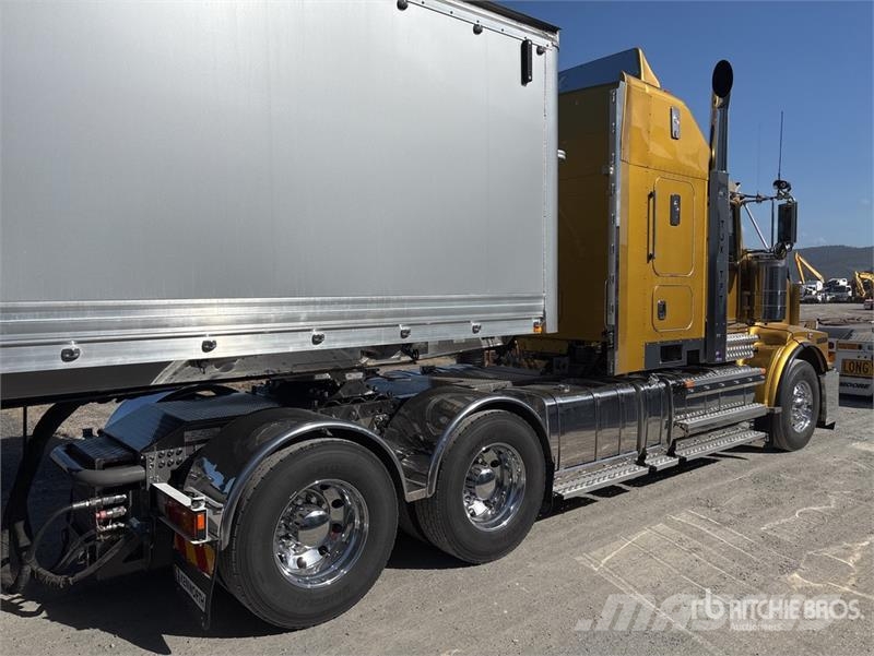 Kenworth T659 6x4 T/A Sleeper Truck Tractor Влекачи