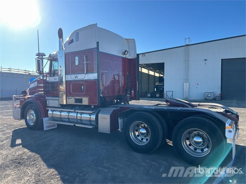 Kenworth T659 6x4 T/A Sleeper Truck Tractor Vilcēji