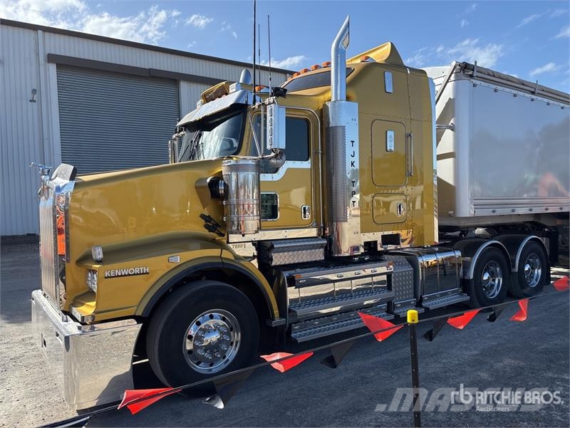 Kenworth T659 6x4 T/A Sleeper Truck Tractor Влекачи