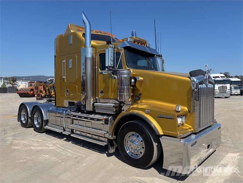 Kenworth T659 6x4 T/A Sleeper Truck Tractor Camiones tractor