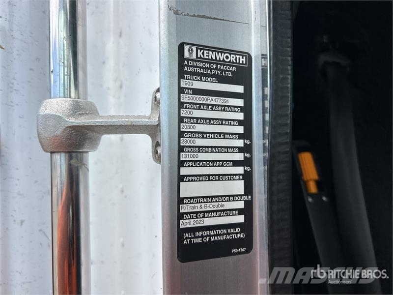 Kenworth T909 Sadulveokid