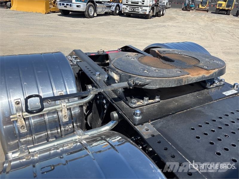 Kenworth T909 وحدات الجر