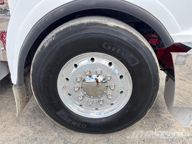 Kenworth T909 Trekkers