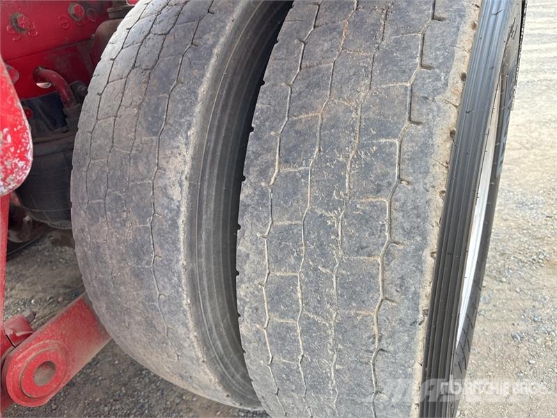 Kenworth T909 Trekkers