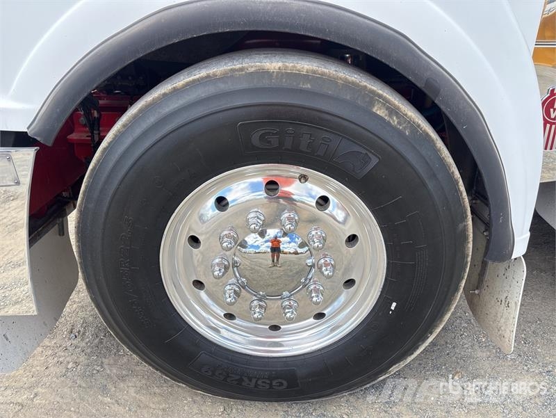 Kenworth T909 Trekkers