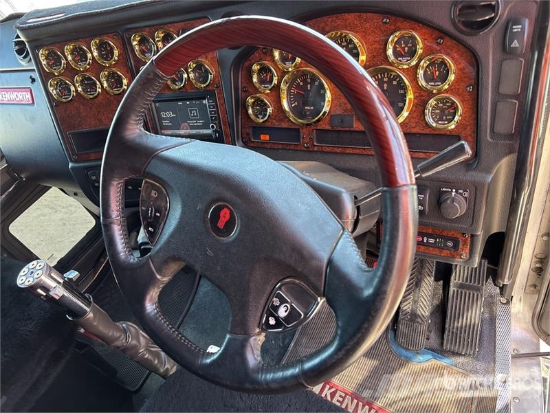 Kenworth T909 وحدات الجر
